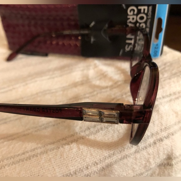Foster Grant (+(2.00) Reading Glasses - Picture 3 of 6